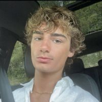 Screenshot_16-9-2025_13320_us03.vagaro.com